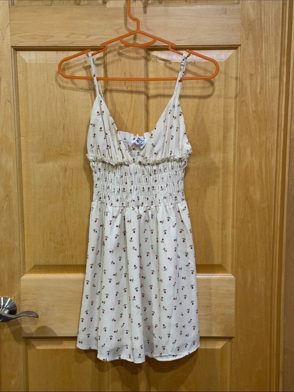 Princess Polly Cream Dress with Red Rose Print size 4 vneck